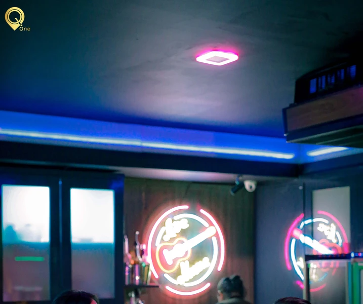 Fasilitas Lounge & Bar di Q-One