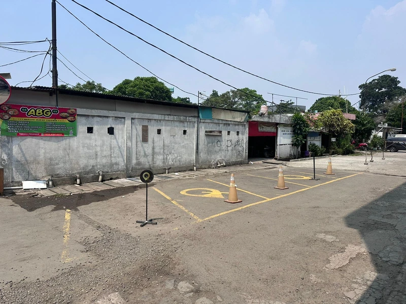 Fasilitas Wide Parking Area di Q-One